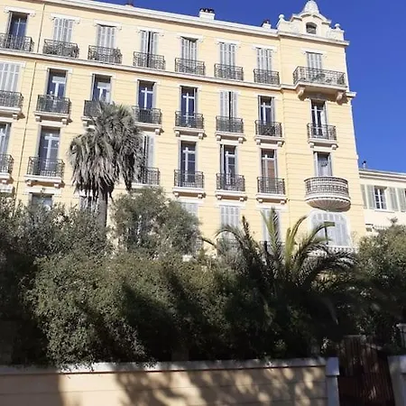 Location Saisonniere Apartment Hyeres